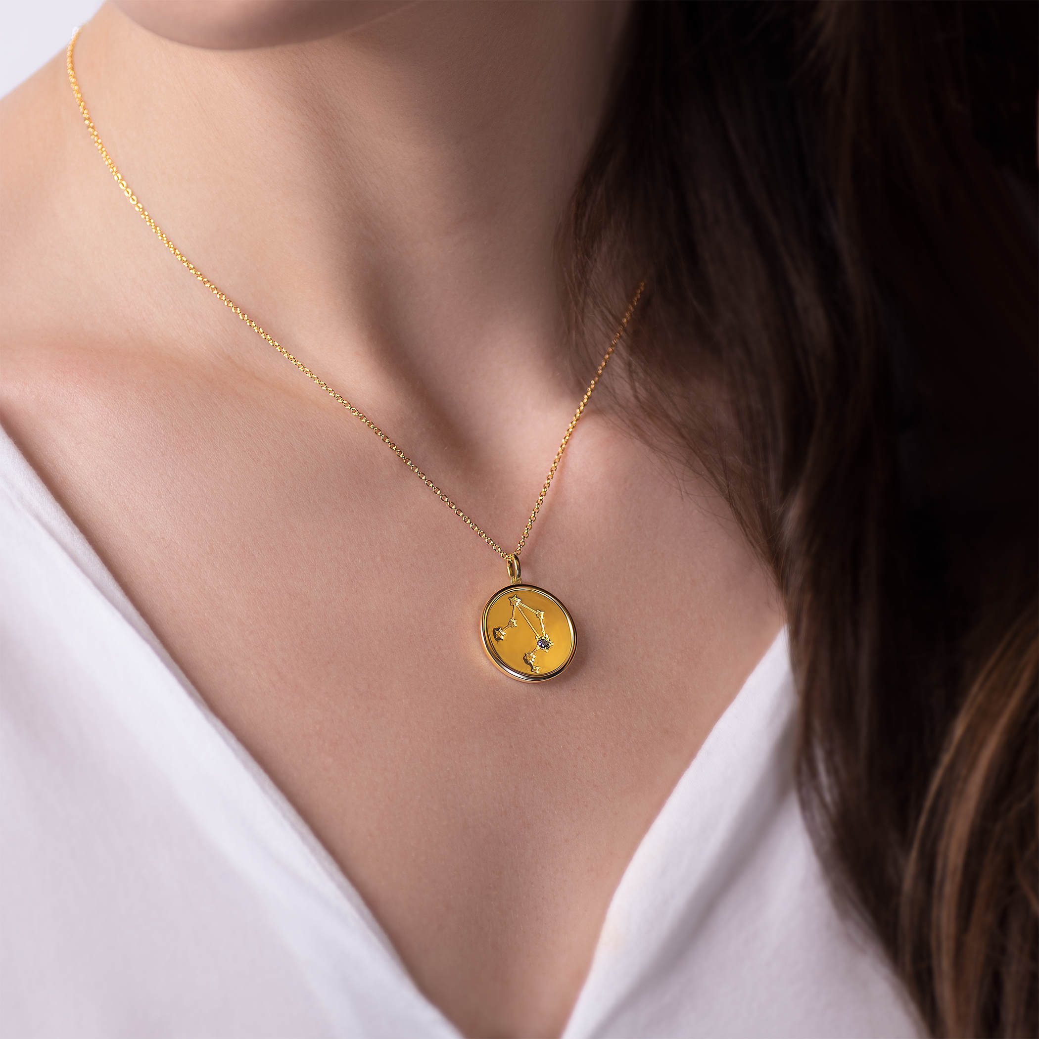 Naszyjnik znak zodiaku waga Savicki: srebrny pozłacany, czarny diament
