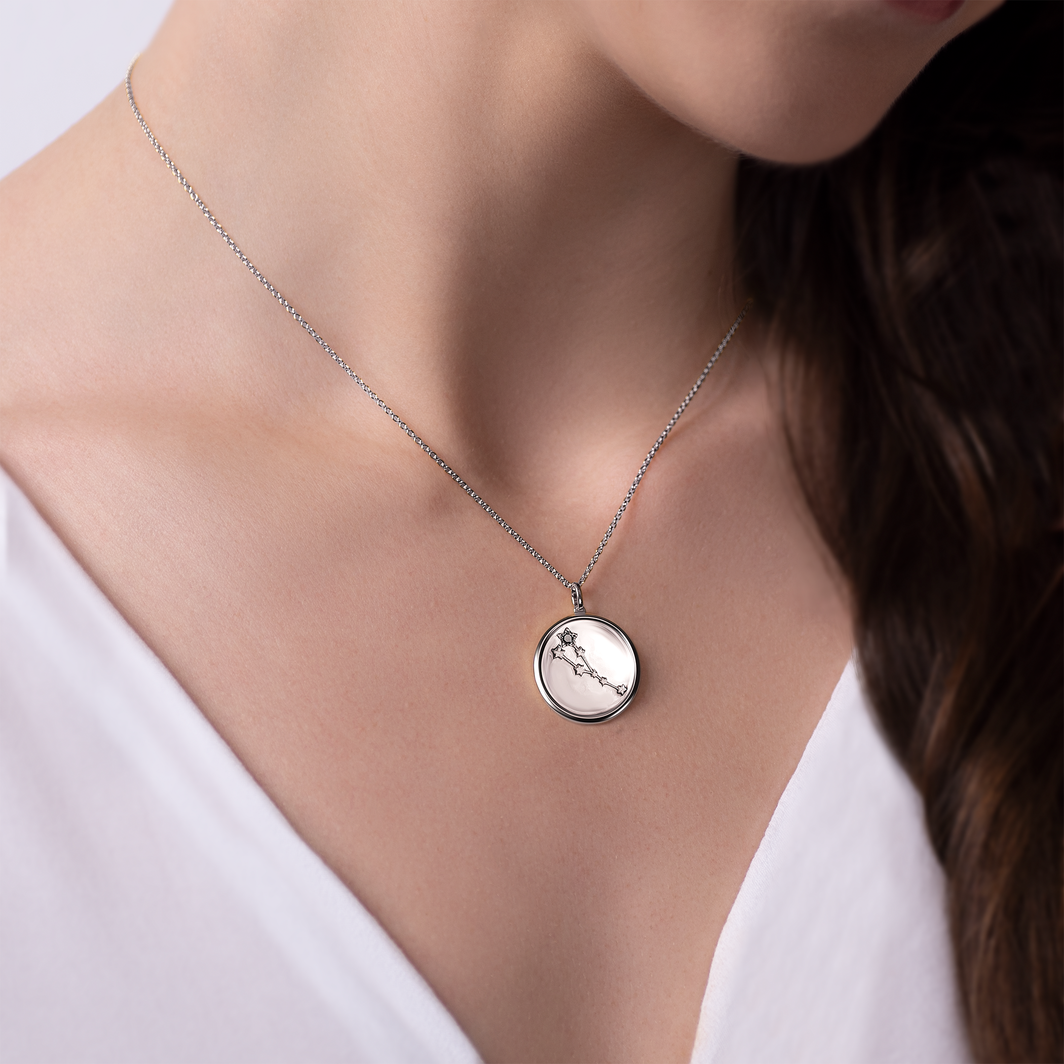 Naszyjnik znak zodiaku byk Savicki: srebrny, czarny diament