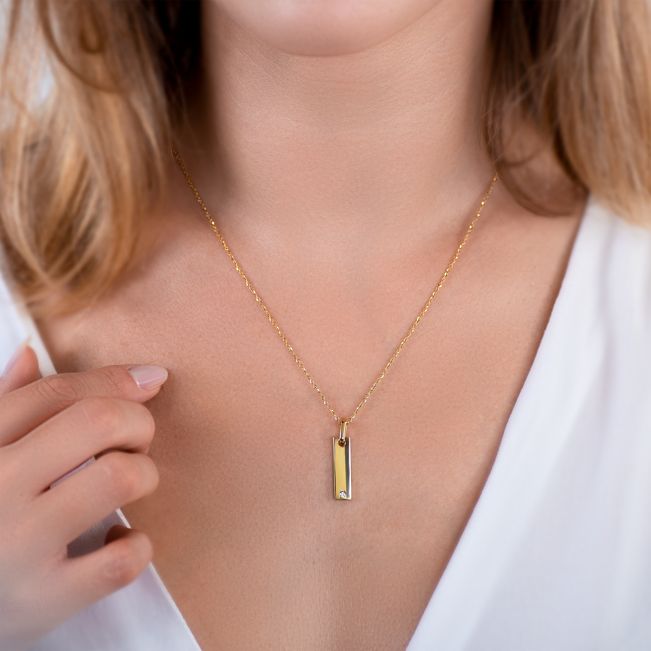 Zawieszka Engrave: srebrna pozłacana, biały szafir, grawer - 5