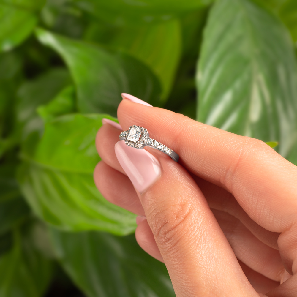 Pierścionek zaręczynowy SAVICKI: białe złoto, diament