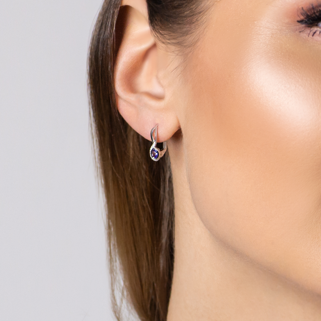 Kolczyki Savicki: białe złoto, diamenty, tanzanity