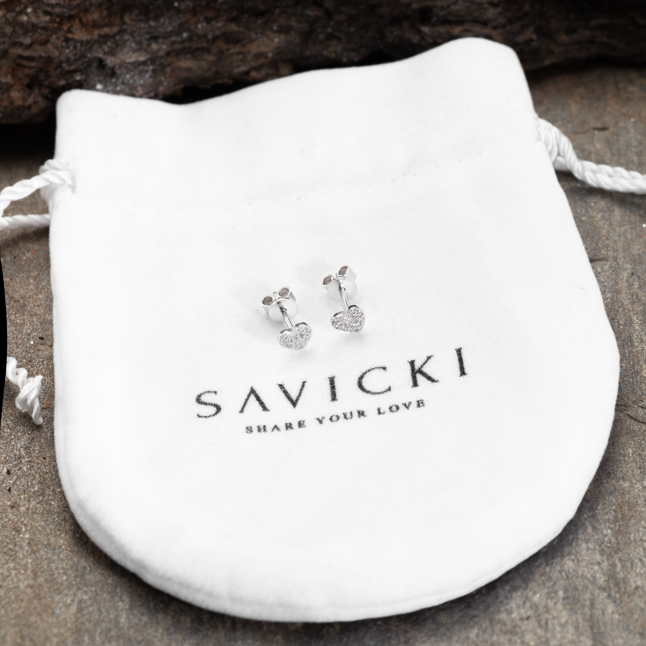 Kolczyki serce Savicki: białe złoto, diamenty