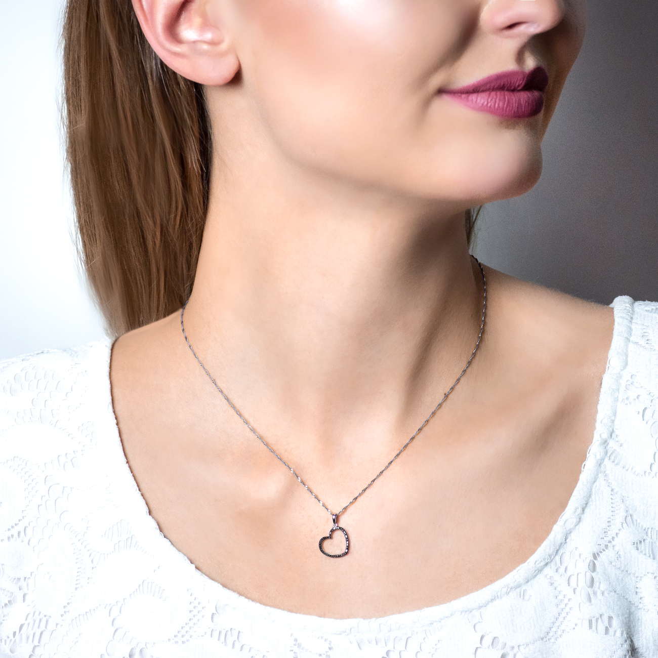 Zawieszka serce Savicki: białe złoto, czarne diamenty