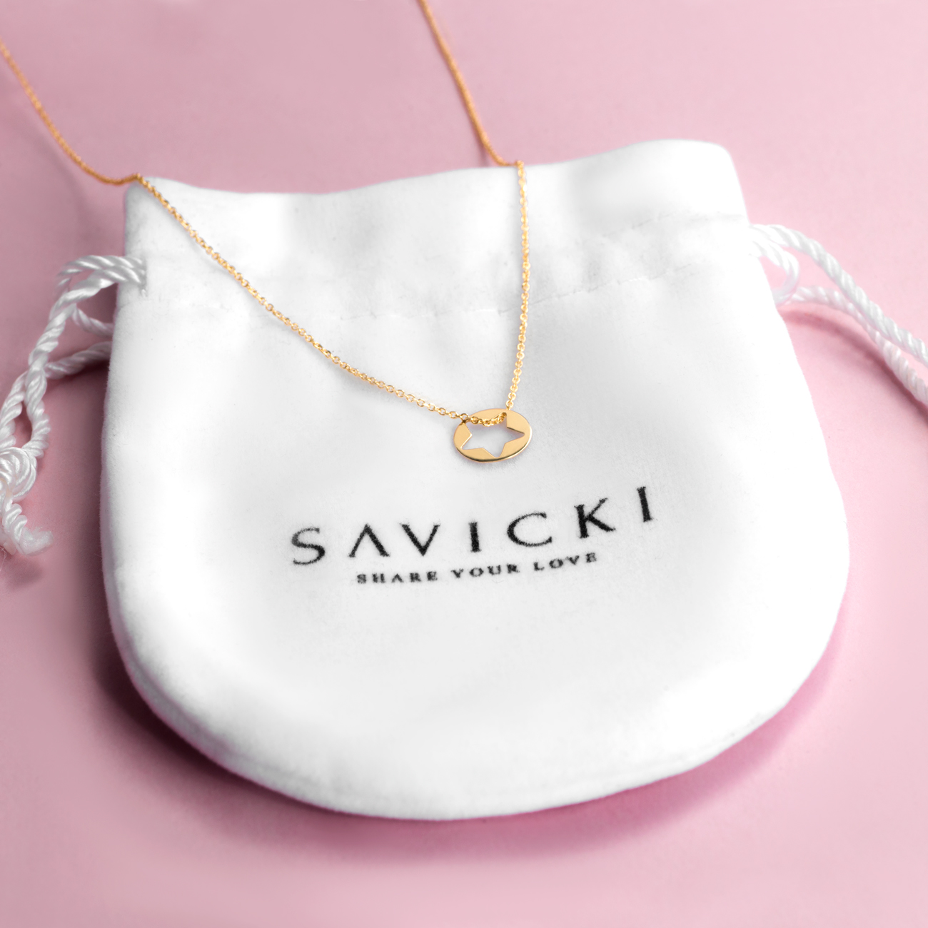 Naszyjnik gwiazdka Savicki: złoty