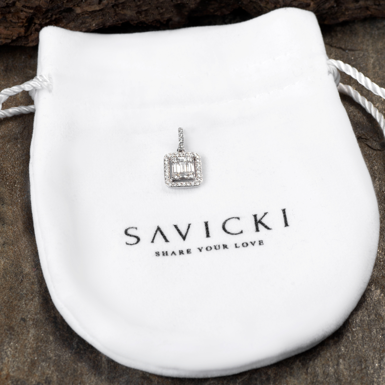 Zawieszka Savicki: białe złoto, diamenty