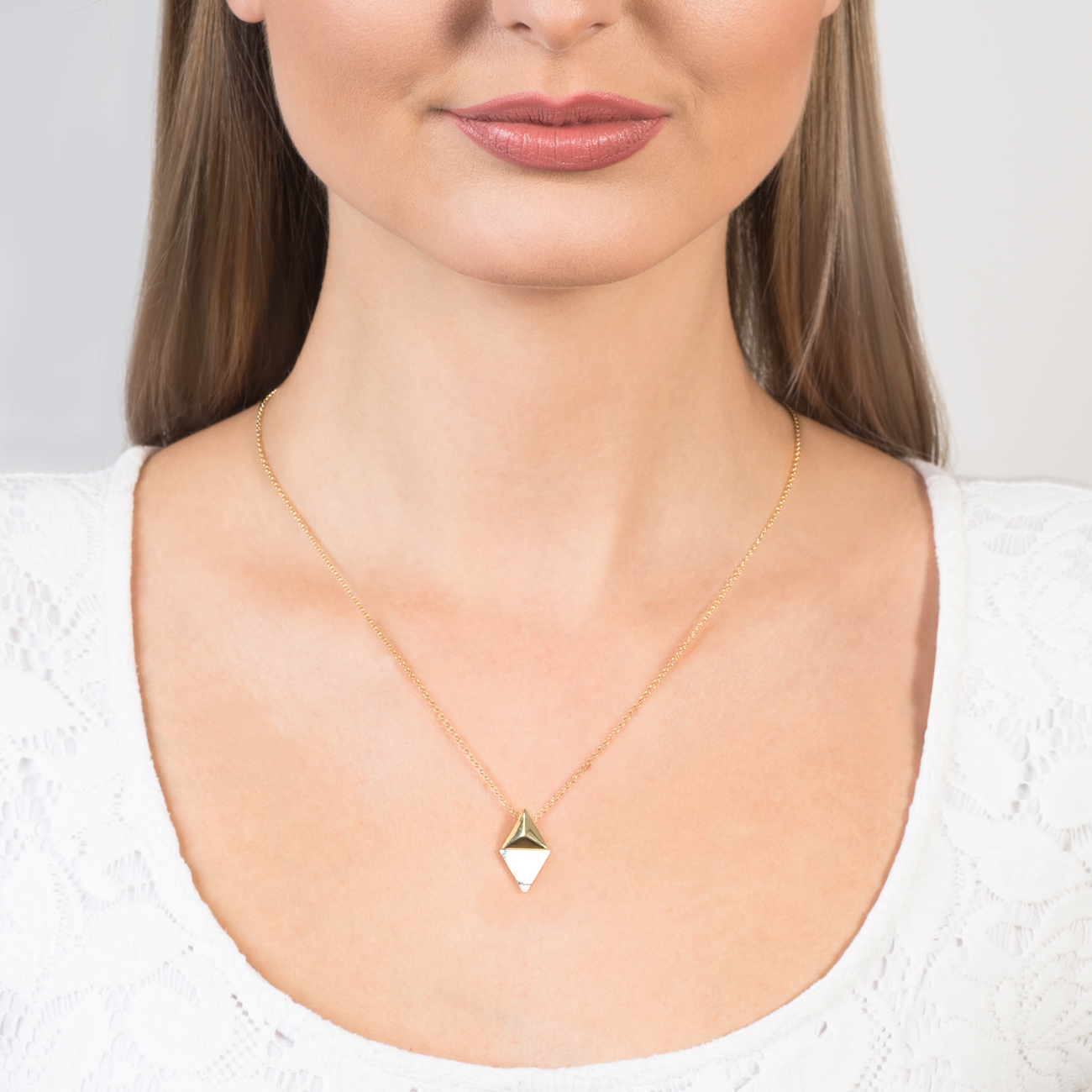 Naszyjnik SAVICKI: srebrny pozłacany, howlit