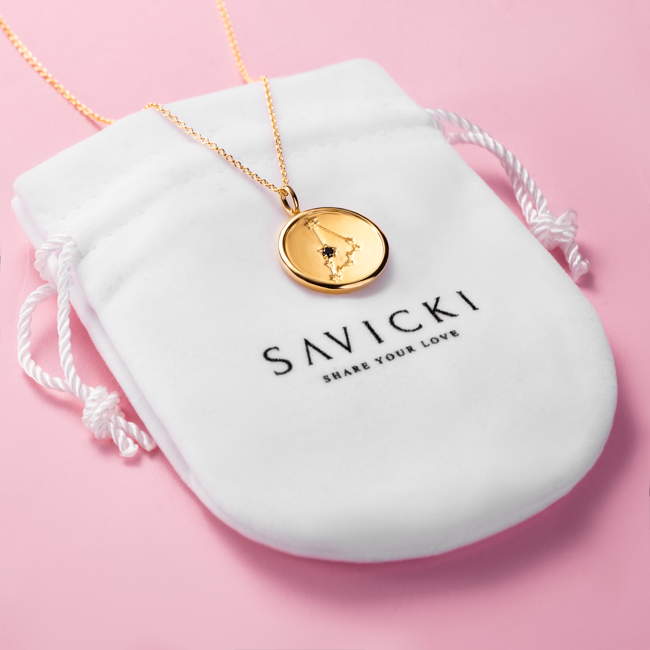 Naszyjnik znak zodiaku koziorożec Savicki: srebrny pozłacany, czarny diament - 4