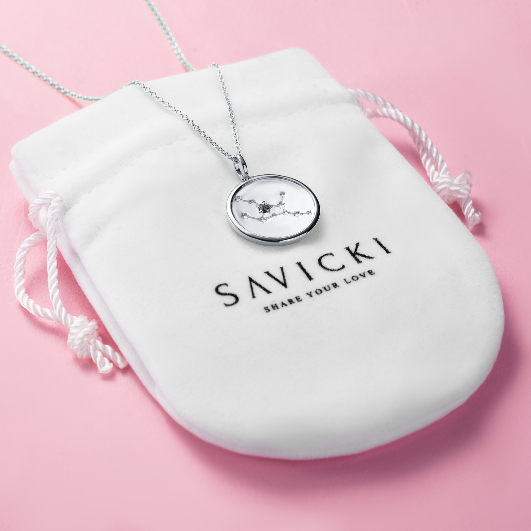 Naszyjnik znak zodiaku panna Savicki: srebrny, czarny diament