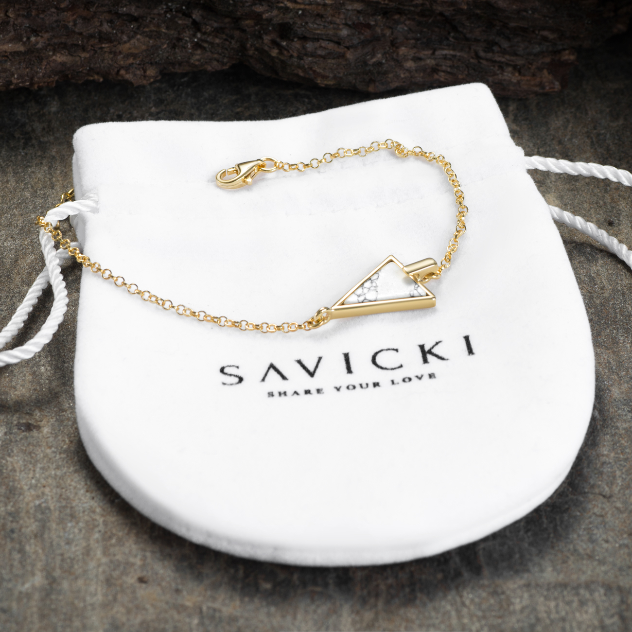 Bransoletka Savicki: srebrna pozłacana, howlit