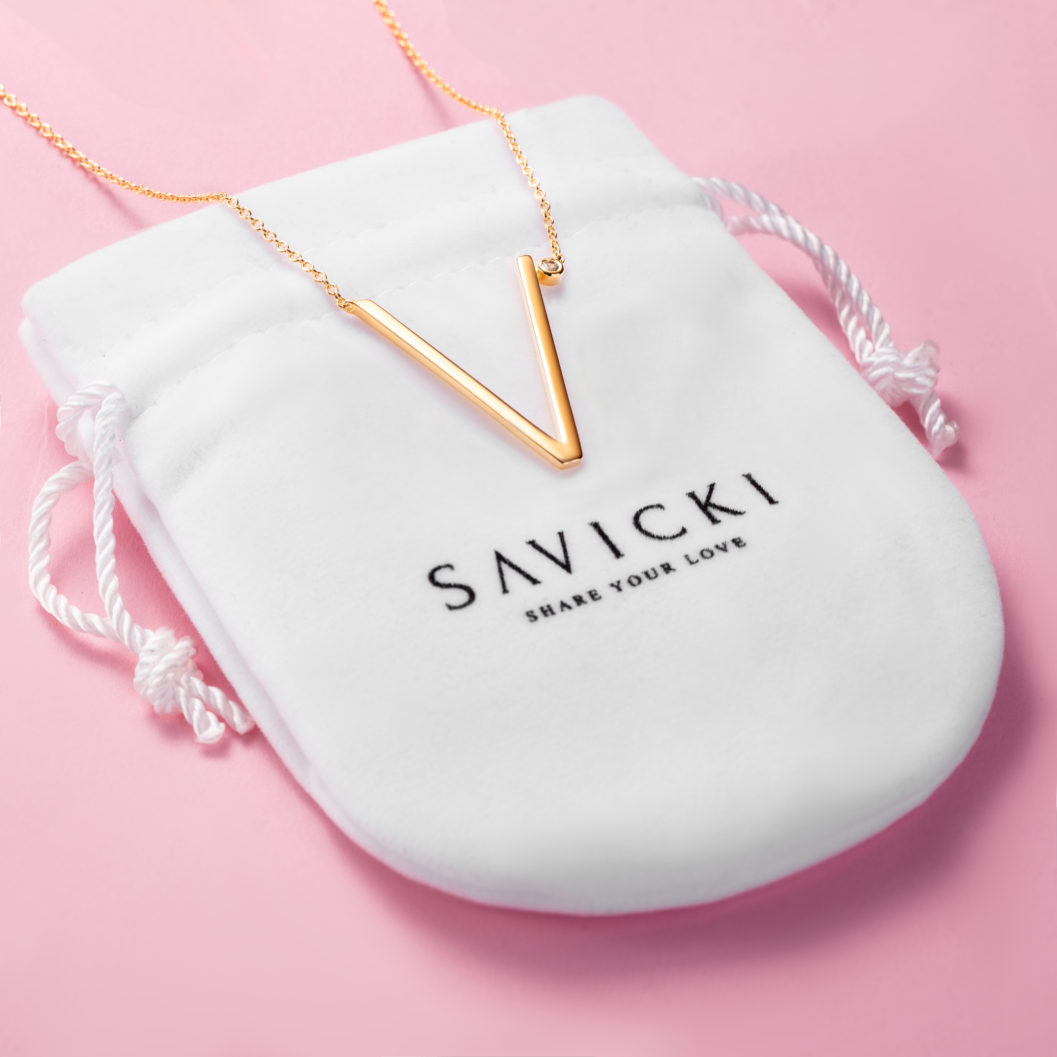 Naszyjnik litera V srebrny pozłacany z białym szafirem 0.05ct 45 cm - 4