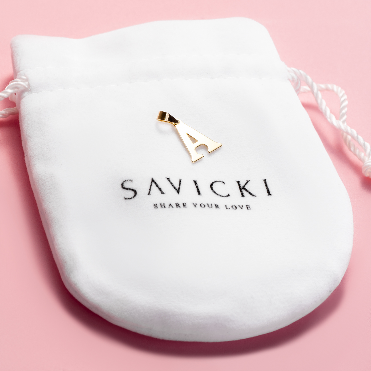 Zawieszka litera A Savicki: złota - 3