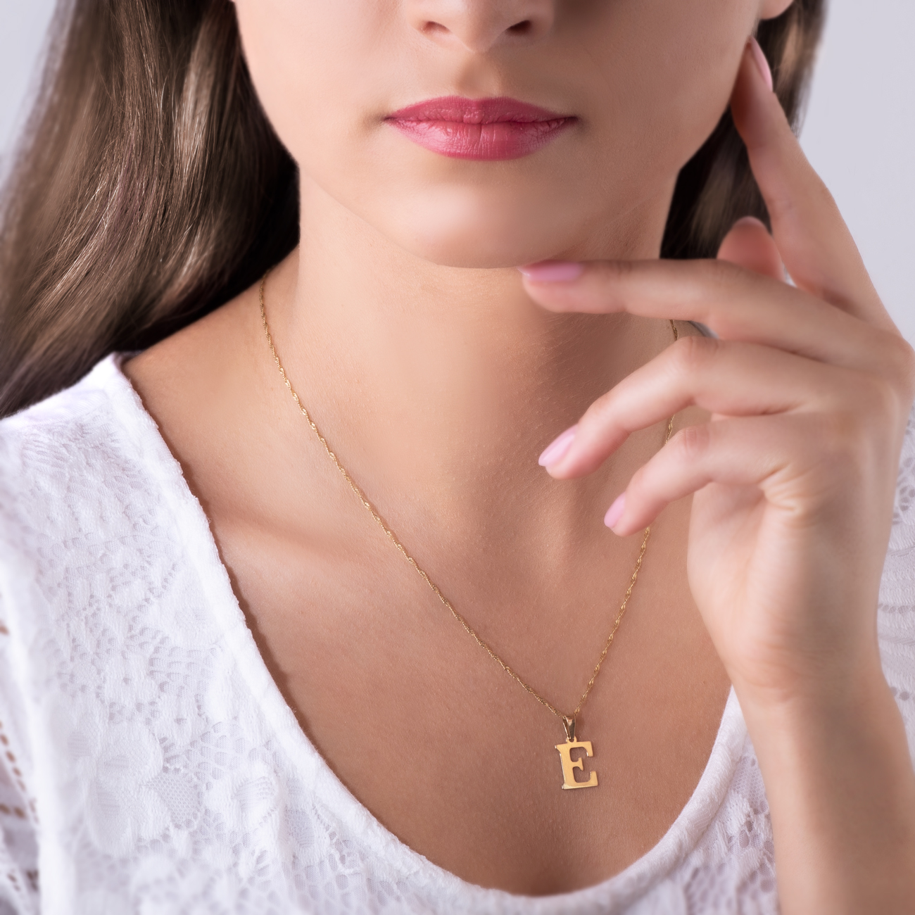 Zawieszka litera E Savicki: złota