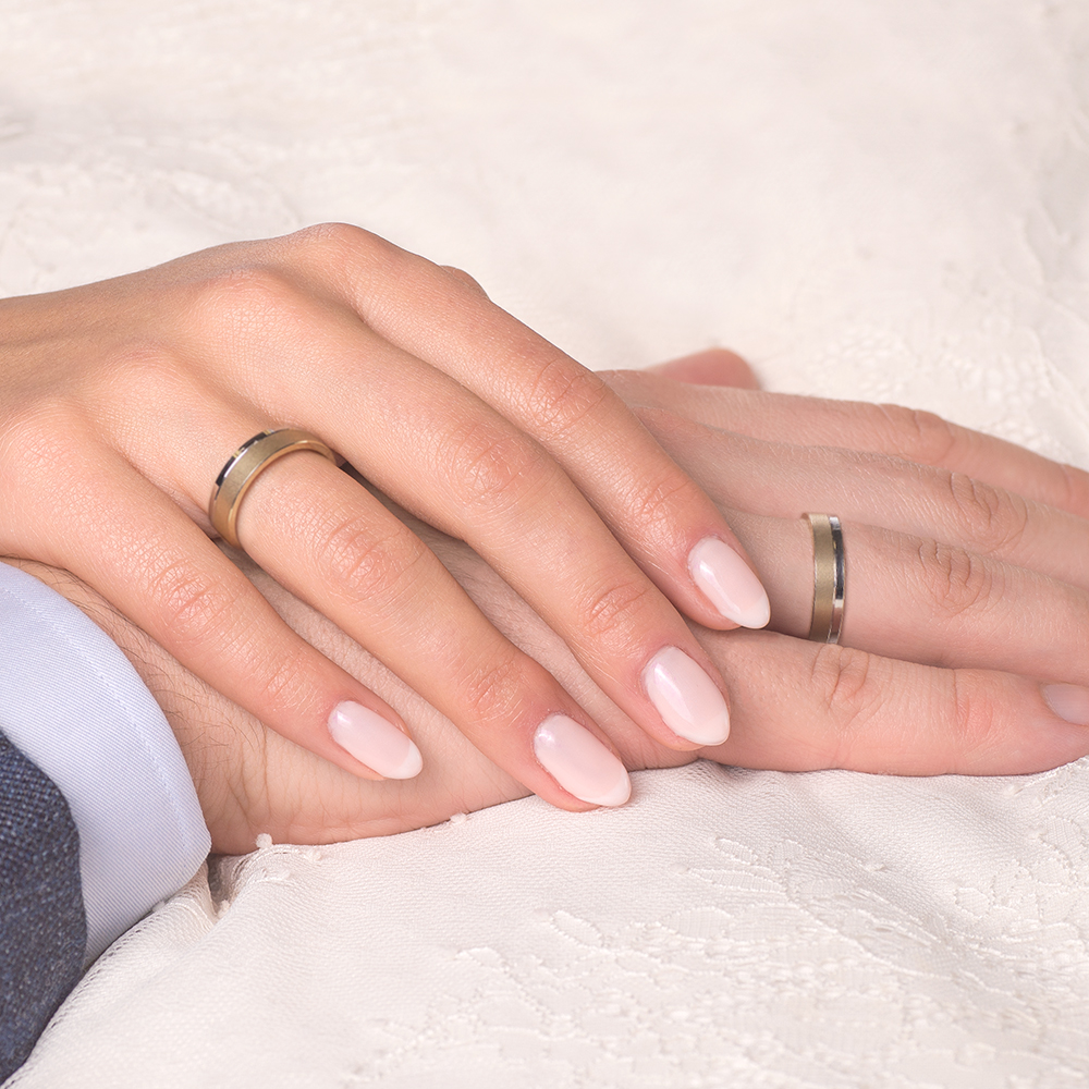 Obrączki ślubne: dwukolorowe złoto, płaskie, 5 mm