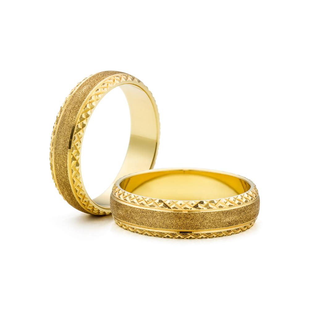 Wedding Rings: gold, D-Shaped, 5 mm