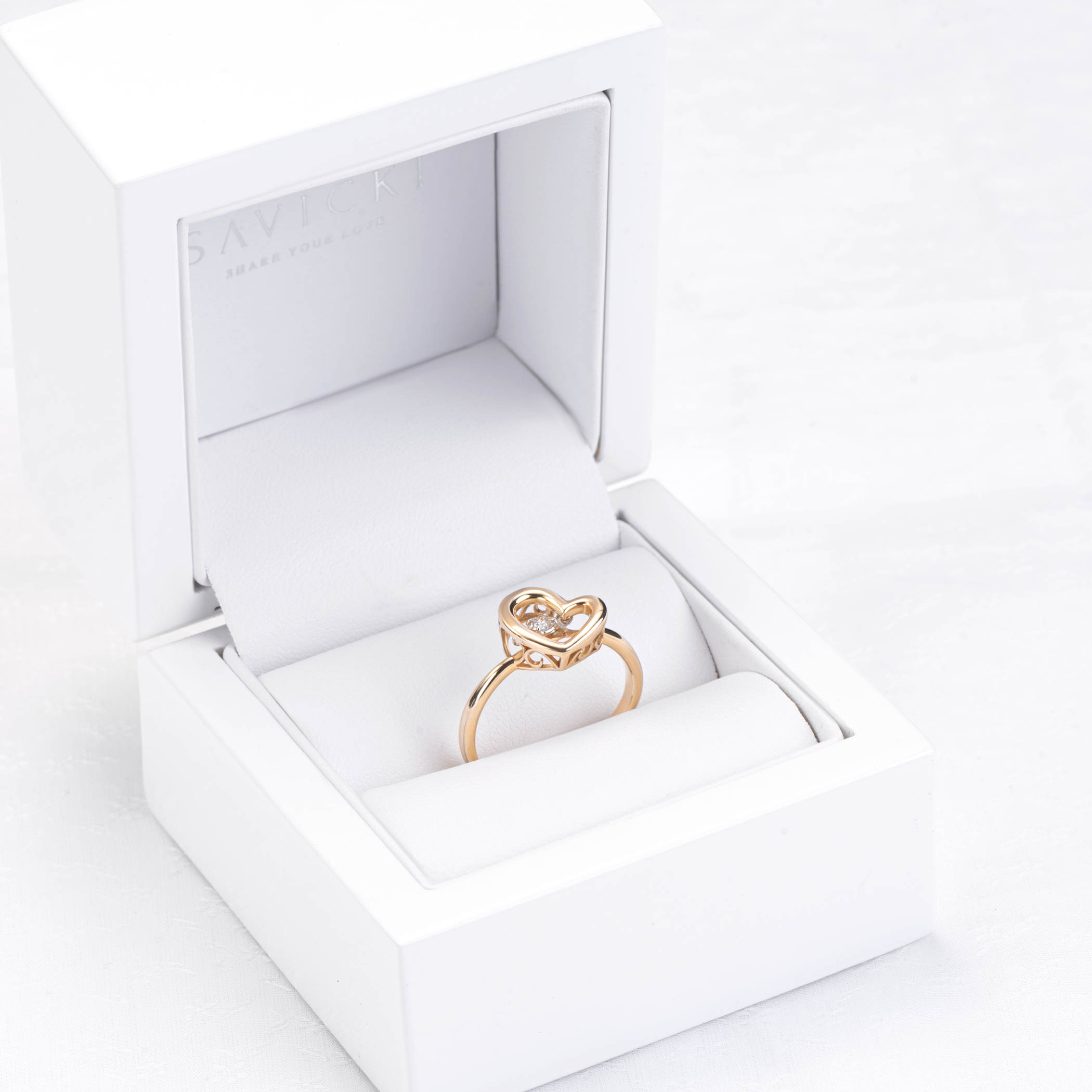 Pierścionek serce SAVICKI: złoty, diamenty