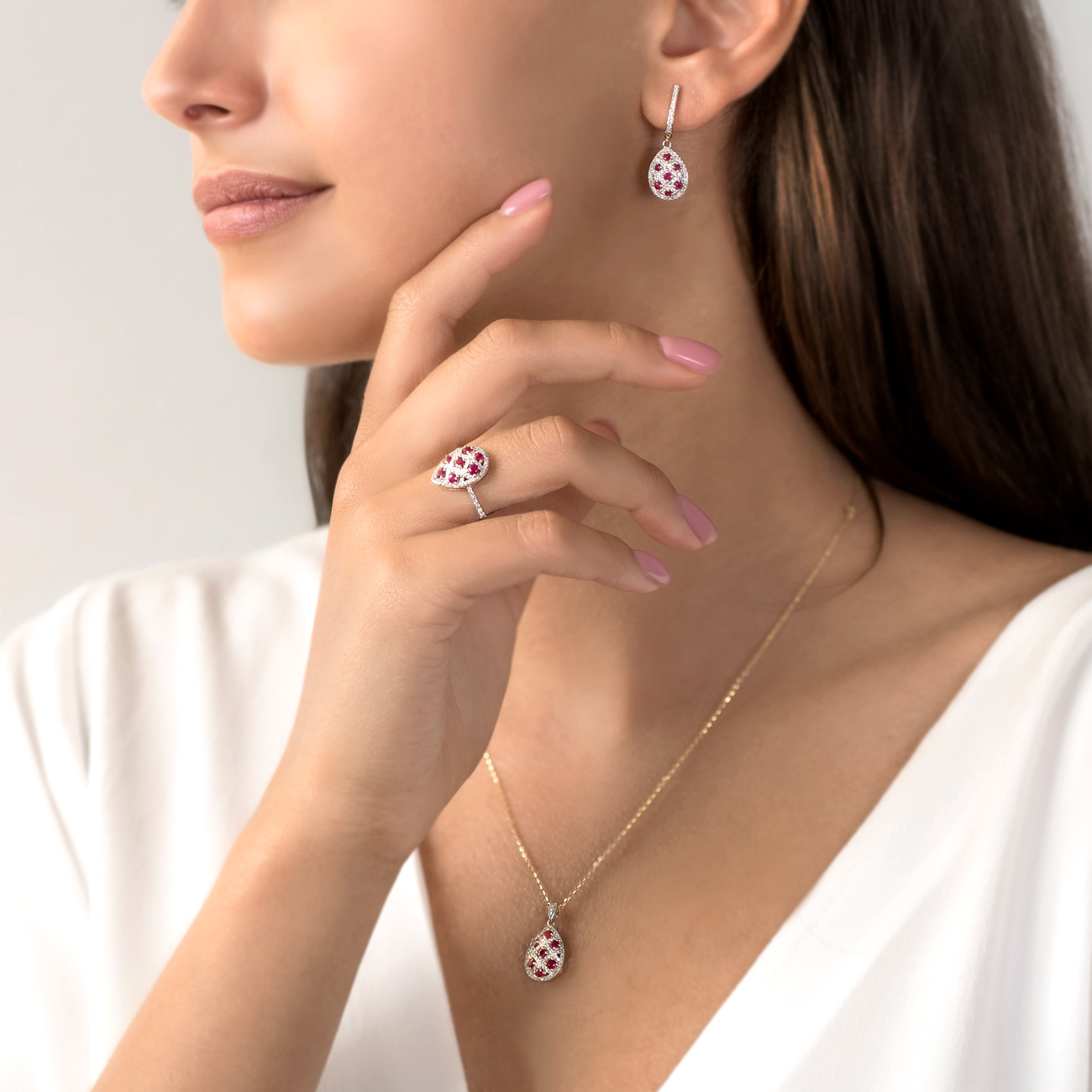 Pierścionek SAVICKI: dwukolorowe złoto, rubiny, diamenty