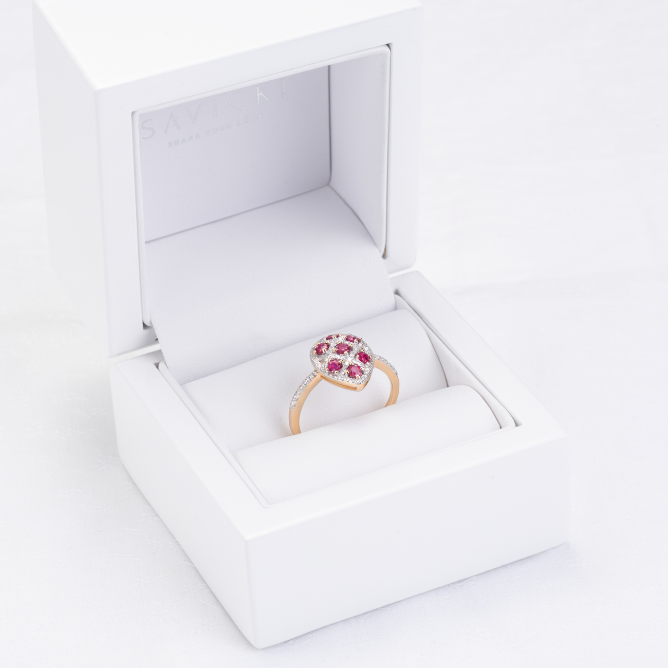 Pierścionek SAVICKI: dwukolorowe złoto, rubiny, diamenty