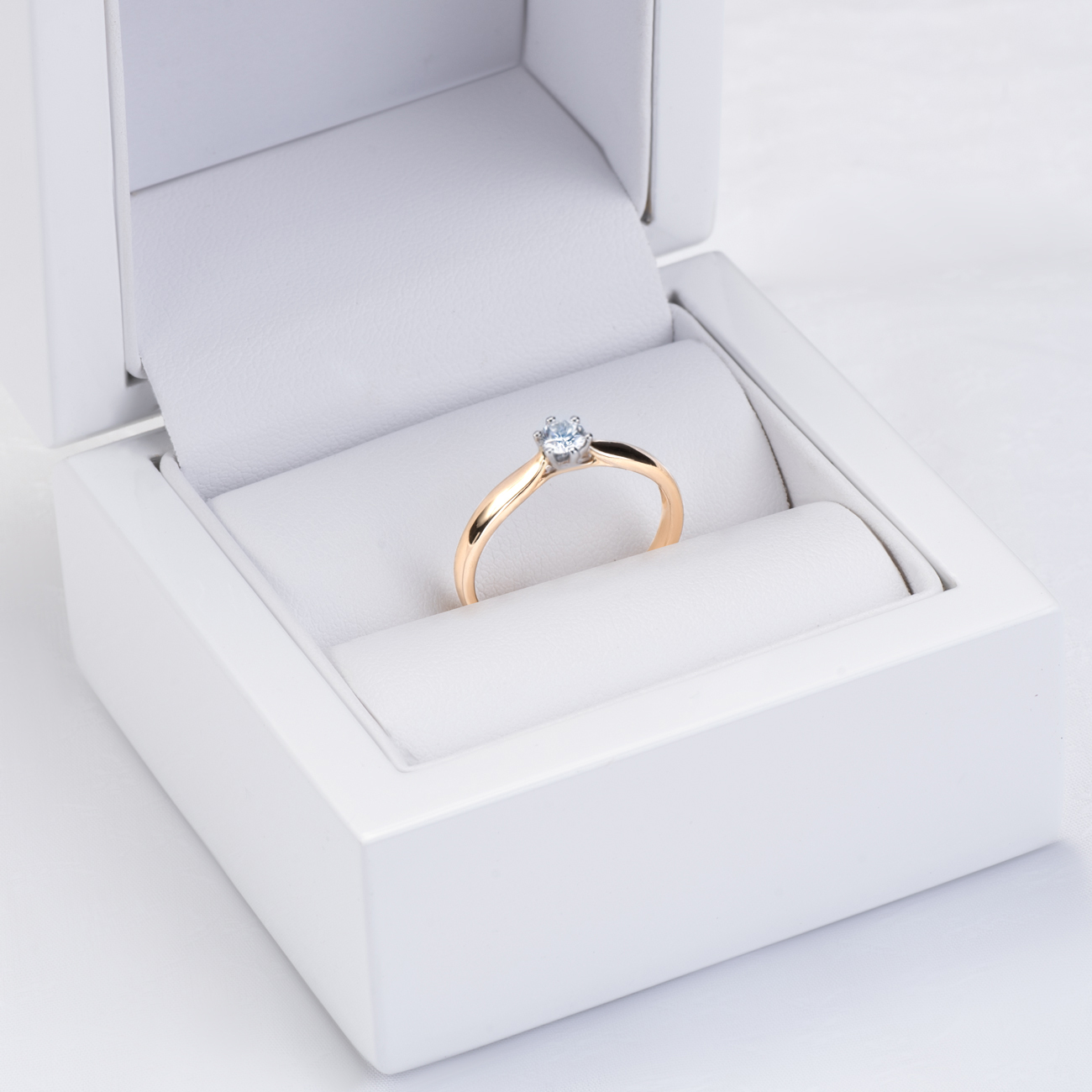 Pierścionek zaręczynowy SAVICKI: dwukolorowe złoto, diament