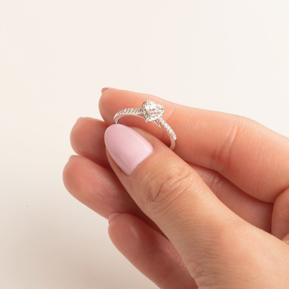 Pierścionek zaręczynowy serce SAVICKI: białe złoto, diament