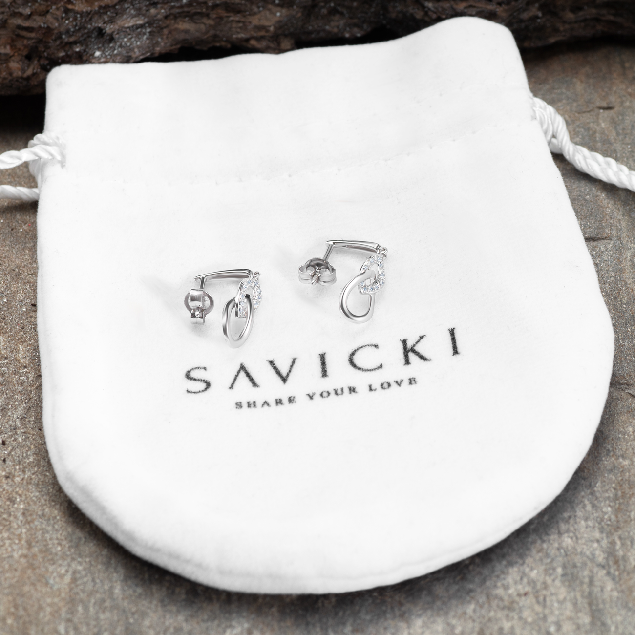 Kolczyki Savicki: białe złoto, diamenty