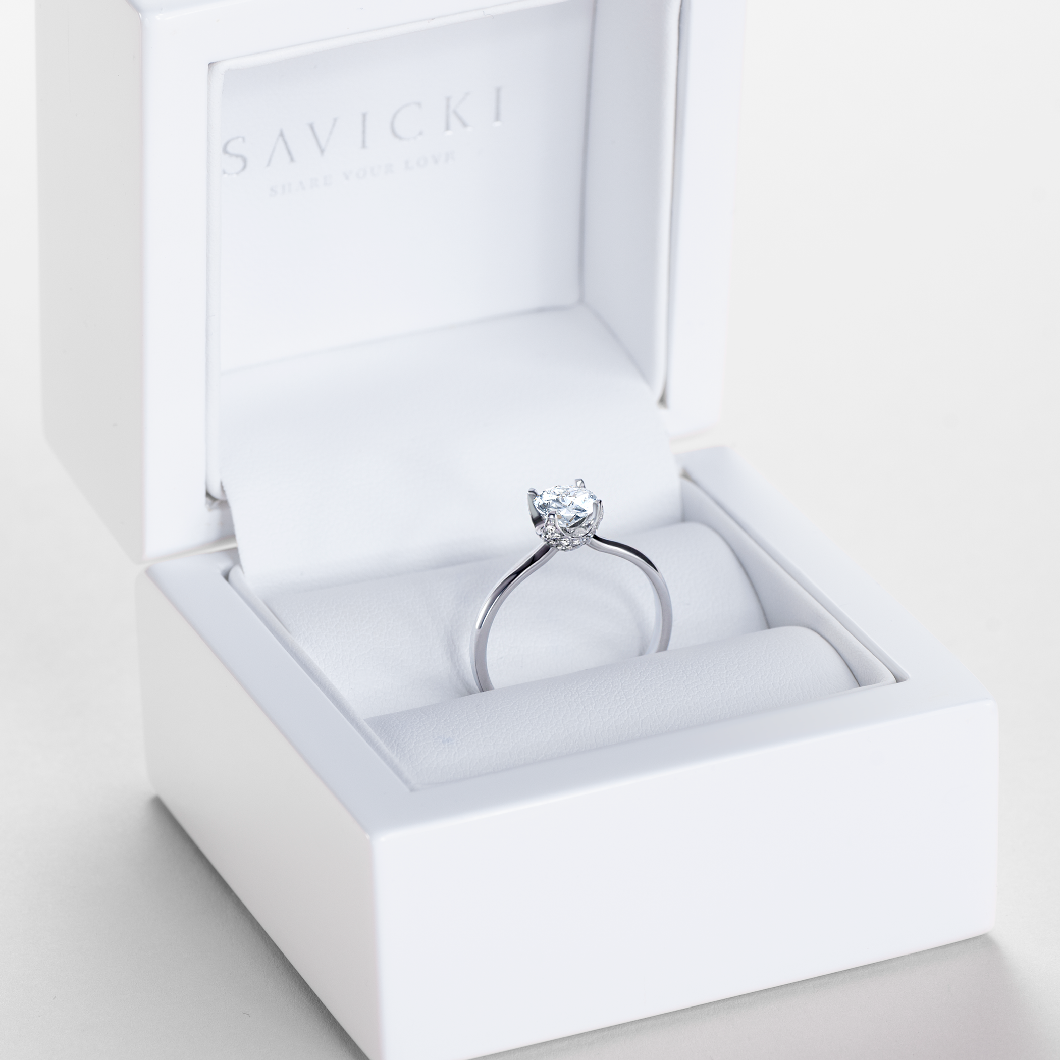 Pierścionek zaręczynowy SAVICKI: białe złoto, biały szafir - 7