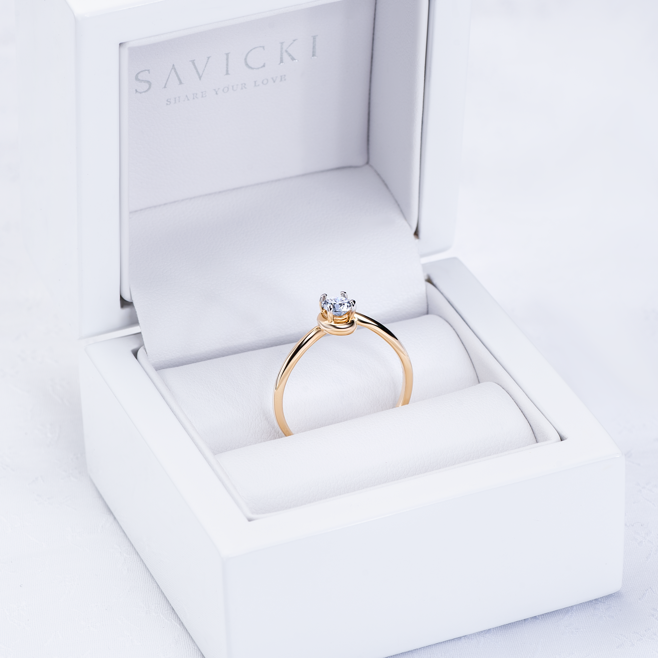 Pierścionek zaręczynowy SAVICKI: dwukolorowe złoto, z cyrkonią